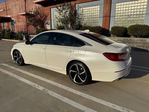 Used 2020 Honda Accord Sport image 4