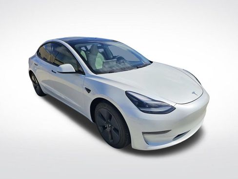 Used 2023 Tesla Model 3 Standard Range RWD image 2