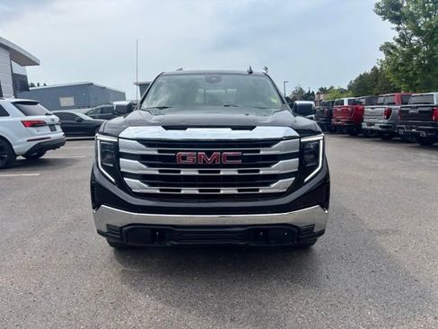 Used 2024 GMC Sierra 1500 SLE AWD/4WD image 3