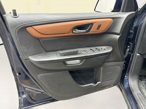 Used 2016 Chevrolet Traverse LT w/ Style and Technology Package image 13