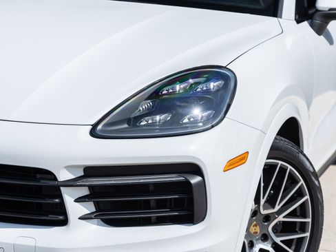 Certified 2020 Porsche Cayenne AWD/4WD image 15