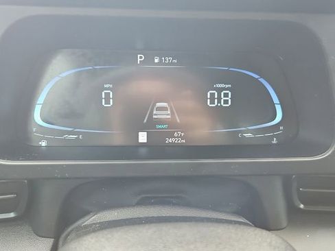 Used 2025 Hyundai Elantra Sport image 6