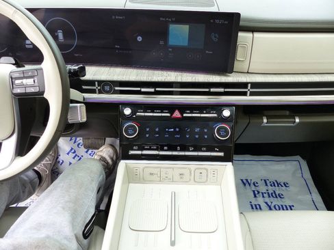 Used 2025 Hyundai Santa Fe Calligraphy AWD/4WD image 40