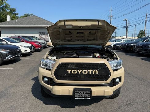 Used 2019 Toyota Tacoma TRD Sport w/ Technology Package AWD/4WD image 28