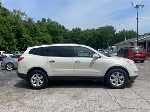 Used 2012 Chevrolet Traverse LT FWD image 4