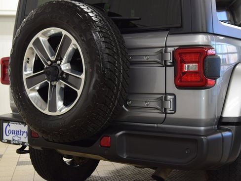 Used 2018 Jeep Wrangler Unlimited Sahara image 21