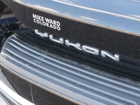 Used 2024 GMC Yukon XL SLT AWD/4WD image 23