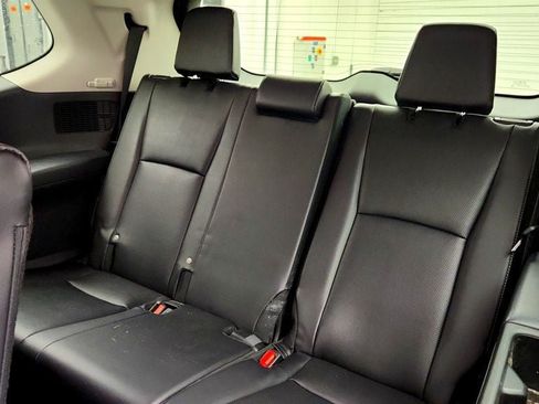 Used 2024 Toyota Grand Highlander AWD image 22