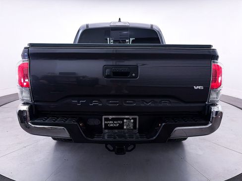 Used 2021 Toyota Tacoma TRD Off-Road AWD/4WD image 9