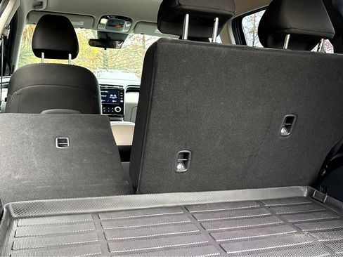 Used 2022 Hyundai Tucson SE image 19