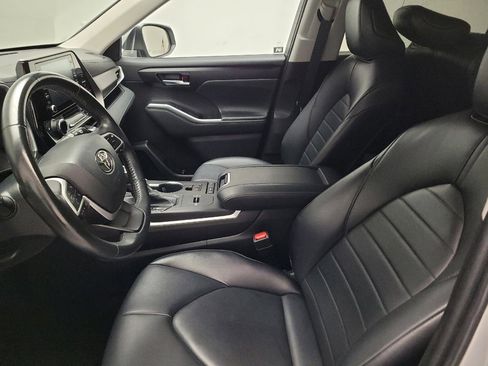 Used 2022 Toyota Highlander XLE image 17