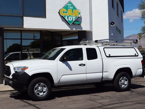 Used 2022 Toyota Tacoma SR image 7