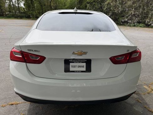Used 2018 Chevrolet Malibu LT FWD image 4