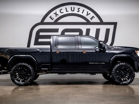 Used 2024 GMC Sierra 2500 Denali Ultimate AWD/4WD image 8