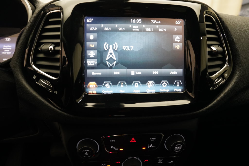 Used 2018 Jeep Compass Limited w/ Navigation Group AWD/4WD image 6