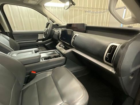 Used 2025 Ford Expedition Max Active AWD/4WD image 18
