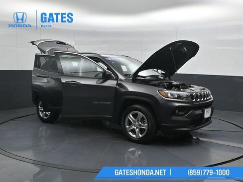 Used 2024 Jeep Compass Latitude AWD/4WD image 51