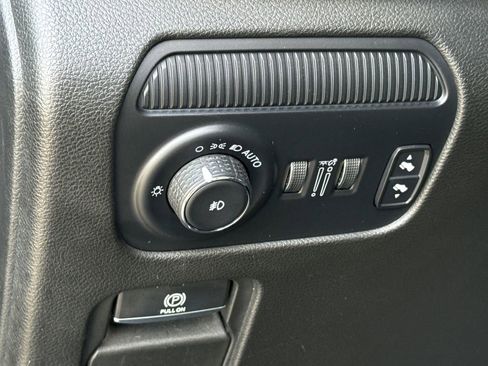 Used 2024 Jeep Wagoneer Series II w/ Flexible Seating Group AWD/4WD image 23