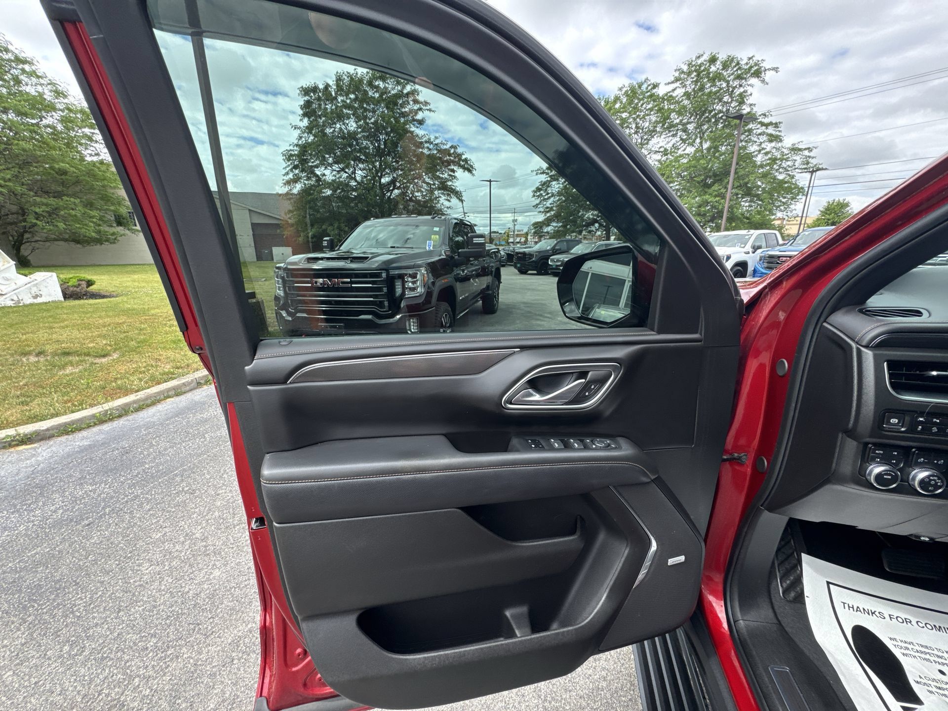 Certified 2024 GMC Yukon AT4 w/ AT4 Premium Package AWD/4WD image 23