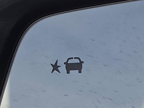 Used 2021 Chevrolet Traverse RS FWD image 8