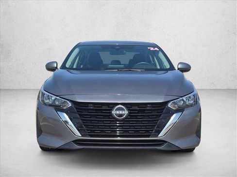 Used 2024 Nissan Sentra SV FWD image 2
