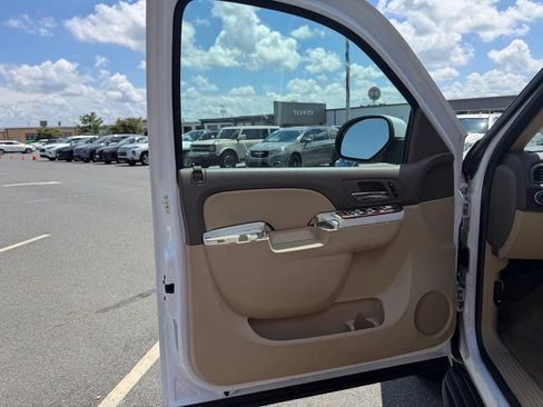 Used 2013 Chevrolet Tahoe LT RWD image 13