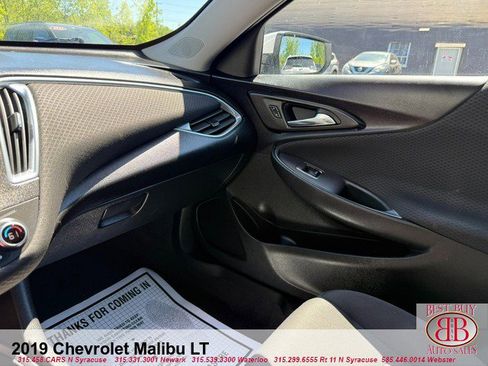 Used 2019 Chevrolet Malibu LT FWD image 12