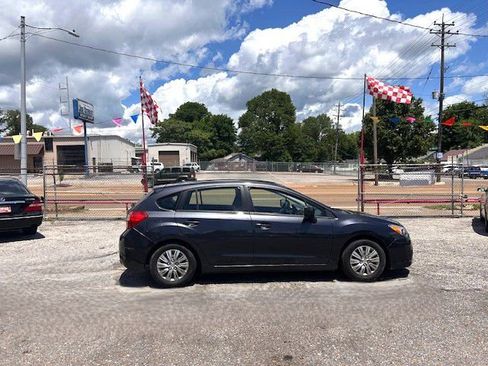 Used 2012 Subaru Impreza 2.0i image 2