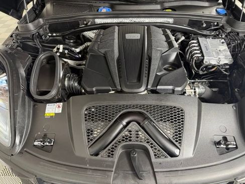 Used 2023 Porsche Macan S AWD/4WD image 25