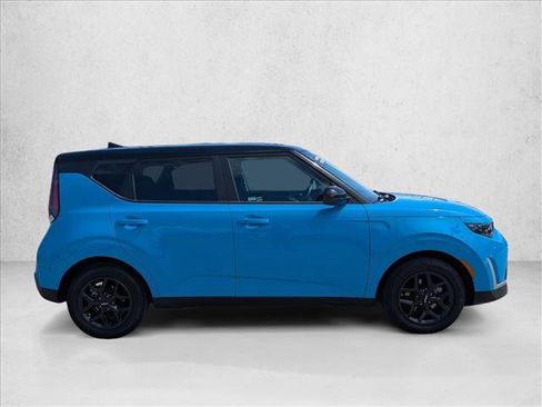 Used 2023 Kia Soul S FWD image 4