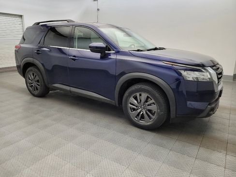 Used 2022 Nissan Pathfinder SV AWD/4WD image 11