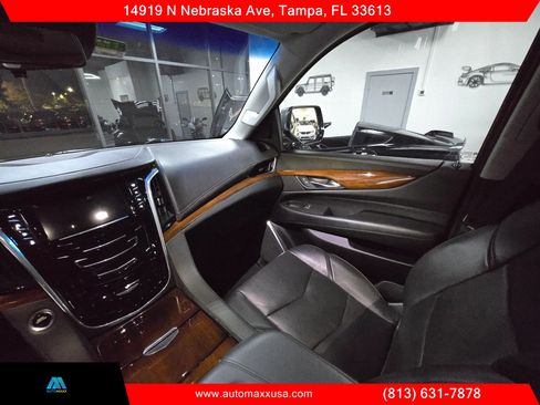 Used 2019 Cadillac Escalade Luxury w/ Escalade Sport Edition image 32