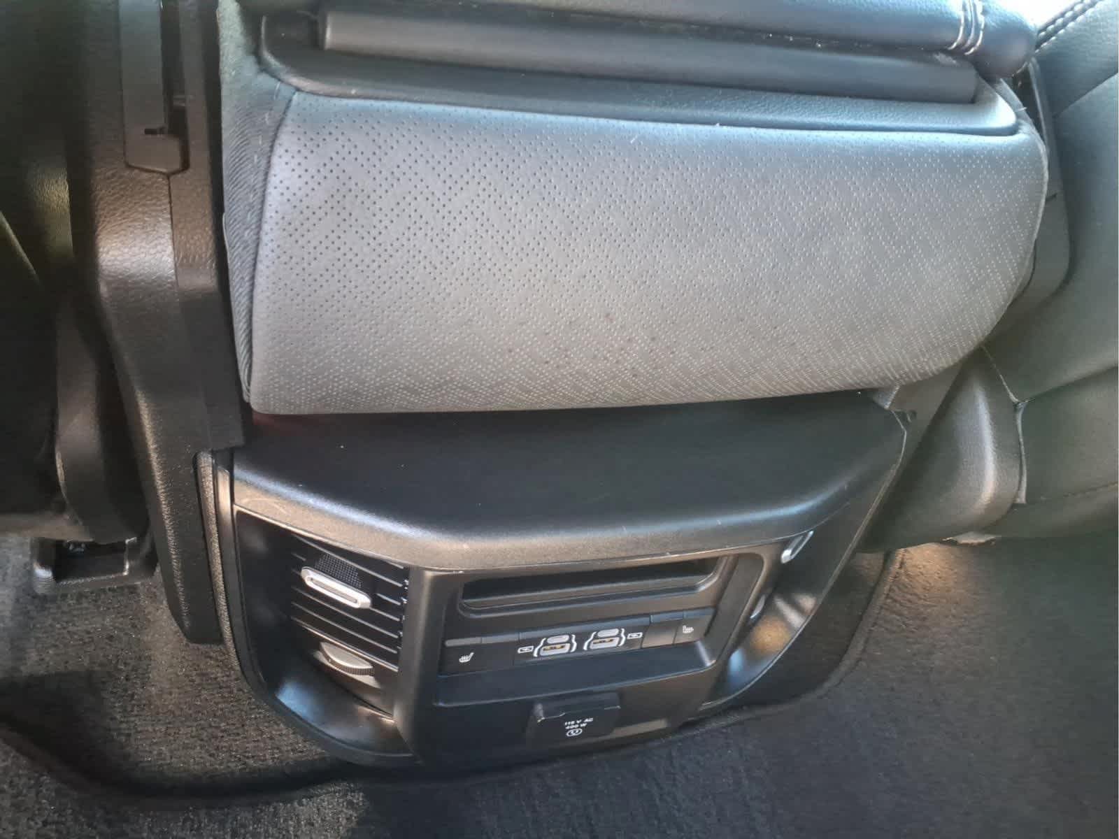 Used 2025 RAM 1500 Laramie AWD/4WD image 13