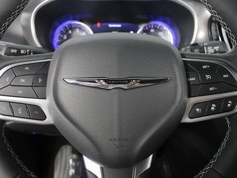 New 2026 Chrysler Pacifica Select image 13