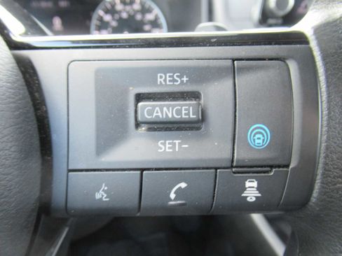 Used 2023 Nissan Rogue SV image 25