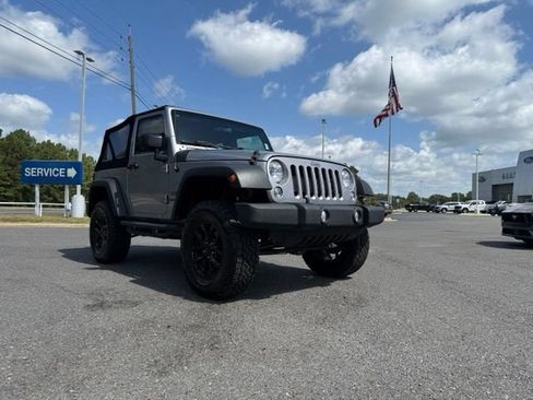Used 2017 Jeep Wrangler Sport AWD/4WD image 9
