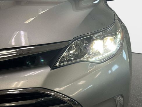 Used 2017 Toyota Avalon Limited w/ Carpet Mat Package image 10