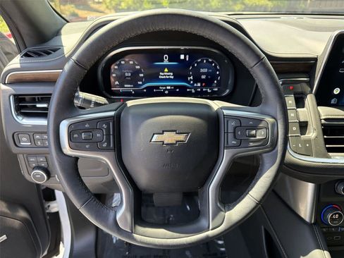 Used 2022 Chevrolet Tahoe Premier AWD/4WD image 16