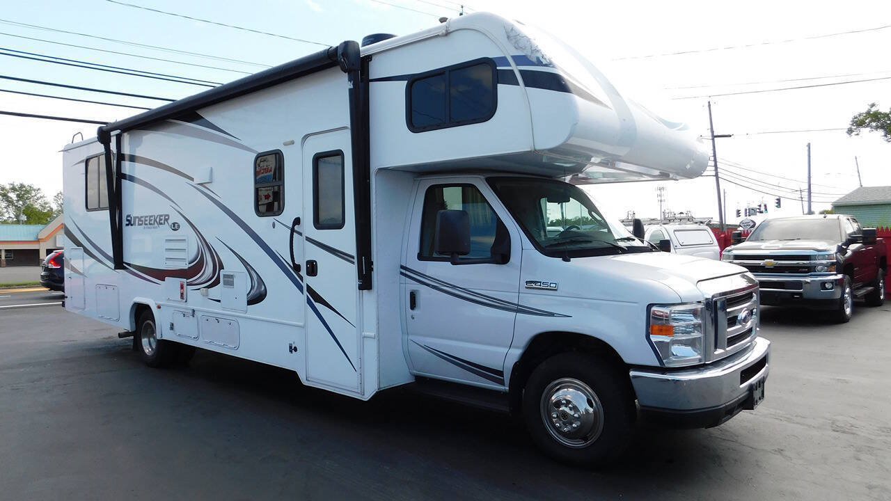 Used 2019 Ford E-450 and Econoline 450 Super Duty w/ Motorhome Prep Package RWD image 46