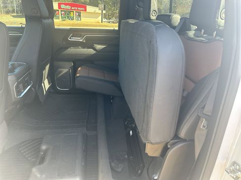 Used 2025 Chevrolet Silverado 3500 High Country w/ High Country Premium Package image 21