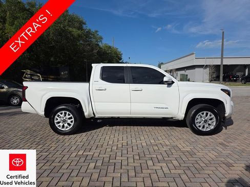 Certified 2025 Toyota Tacoma SR5 AWD/4WD image 12