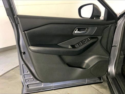 Used 2025 Nissan Rogue SV AWD/4WD image 24
