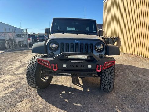 Used 2016 Jeep Wrangler Unlimited Rubicon w/ Connectivity Group image 2