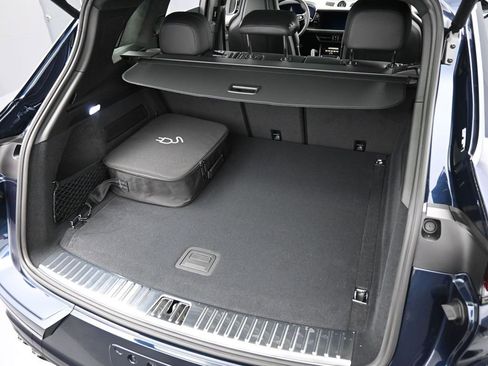 New 2025 Porsche Cayenne Turbo AWD/4WD image 36