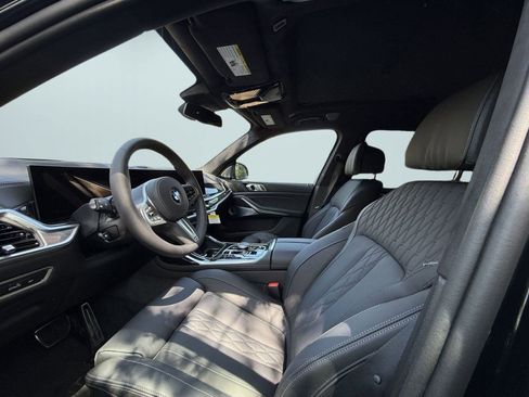 Used 2025 BMW X7 xDrive40i w/ M Sport Package image 23