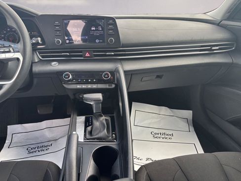 Used 2023 Hyundai Elantra SEL image 11