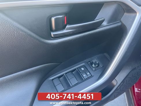 Used 2020 Toyota RAV4 LE w/ All Weather Liner Package AWD/4WD image 8