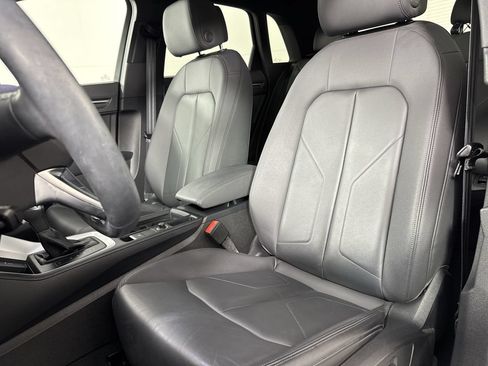 Used 2020 Audi Q3 2.0T Premium w/ Convenience Package AWD/4WD image 26