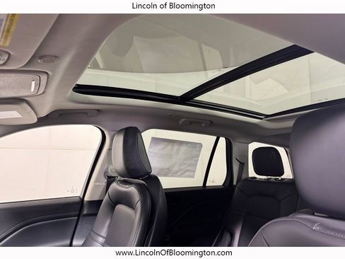 New 2026 Lincoln Aviator AWD image 25