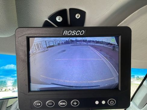 Used 2013 Ford E-350 and Econoline 350 Super Duty w/ Crew Van Pkg RWD image 19